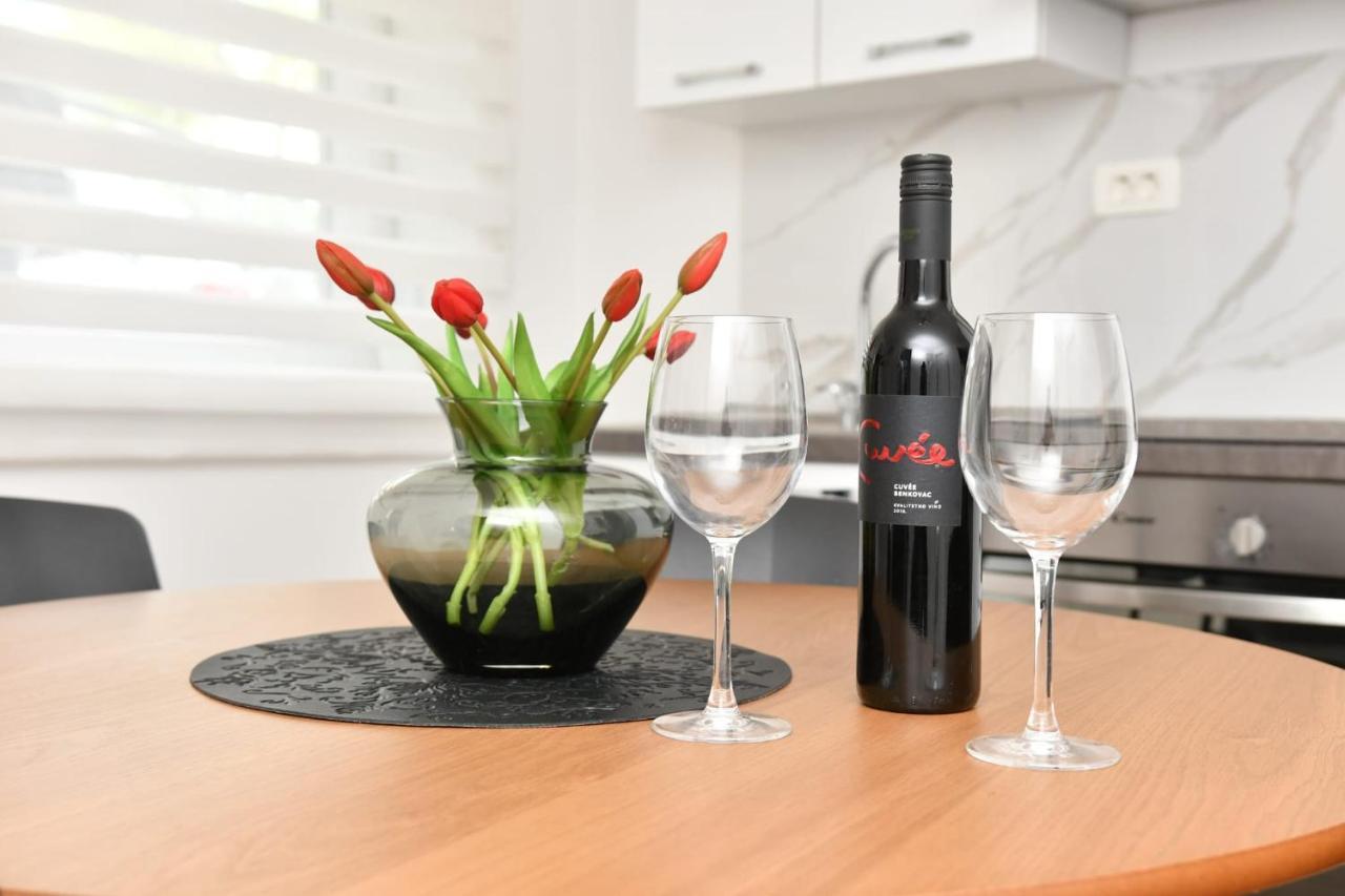 Apartman Gluic Sinj Esterno foto