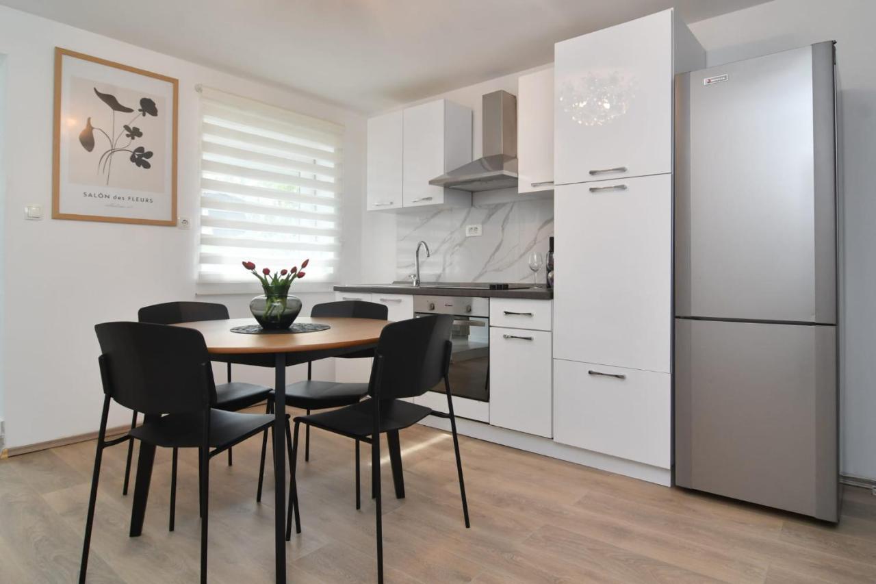 Apartman Gluic Sinj Esterno foto