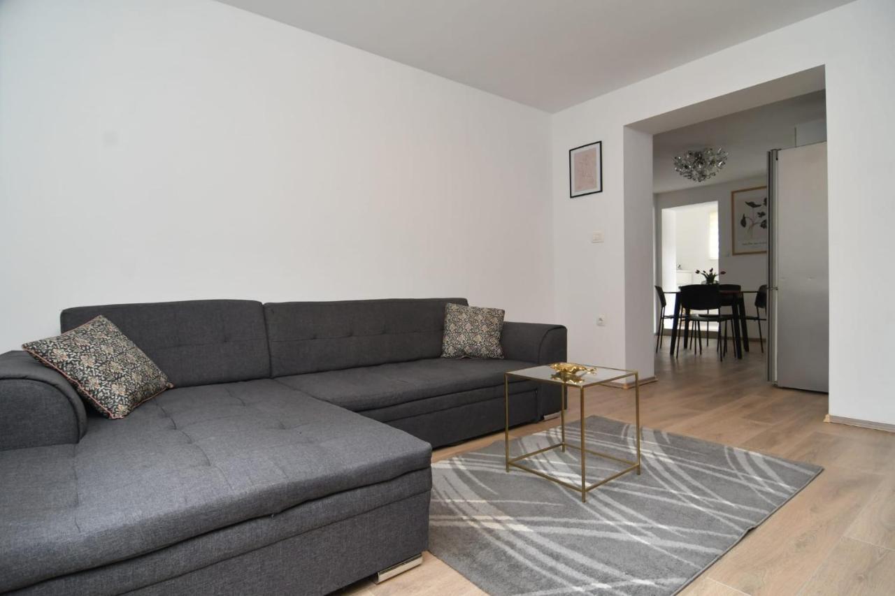 Apartman Gluic Sinj Esterno foto